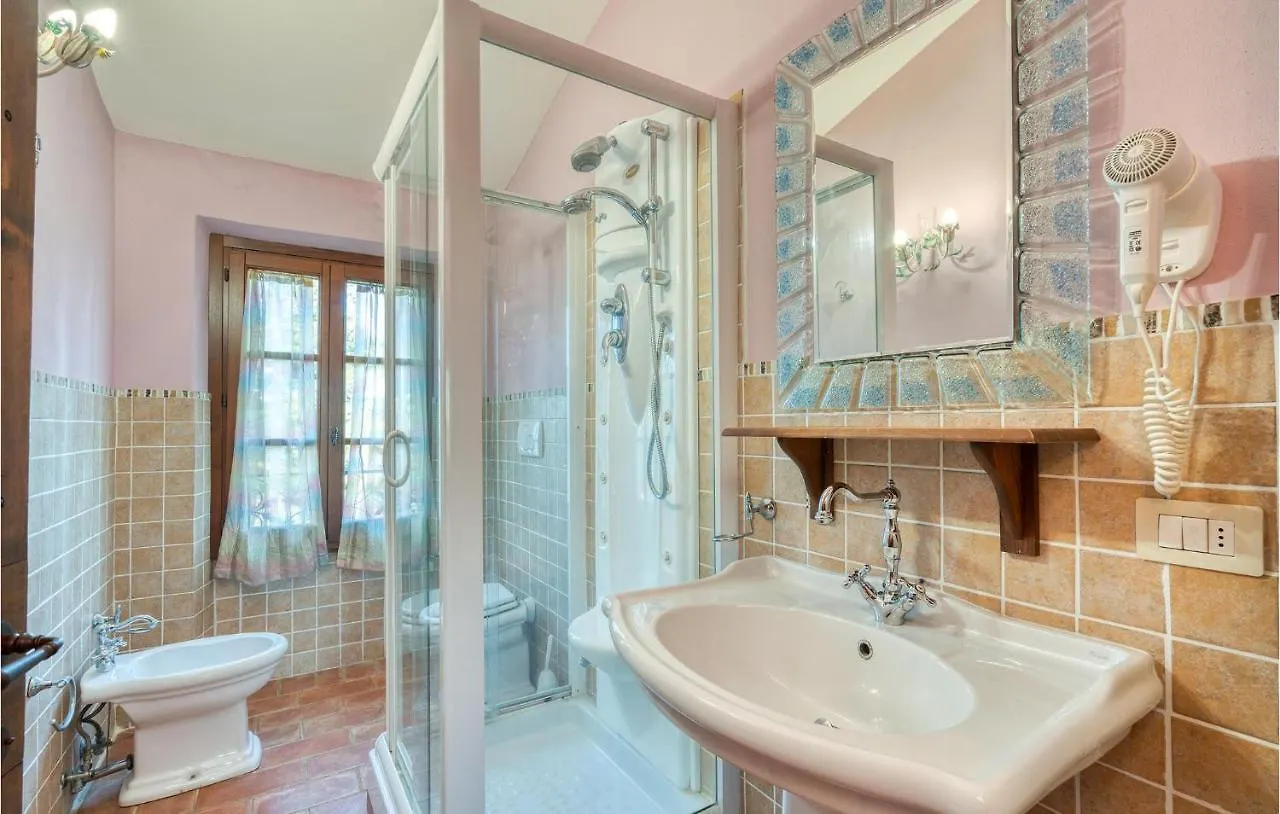 Cinque Querci, Lucignano Villa Pieve Vecchia  0*, Pieve Vecchia (Tuscany)